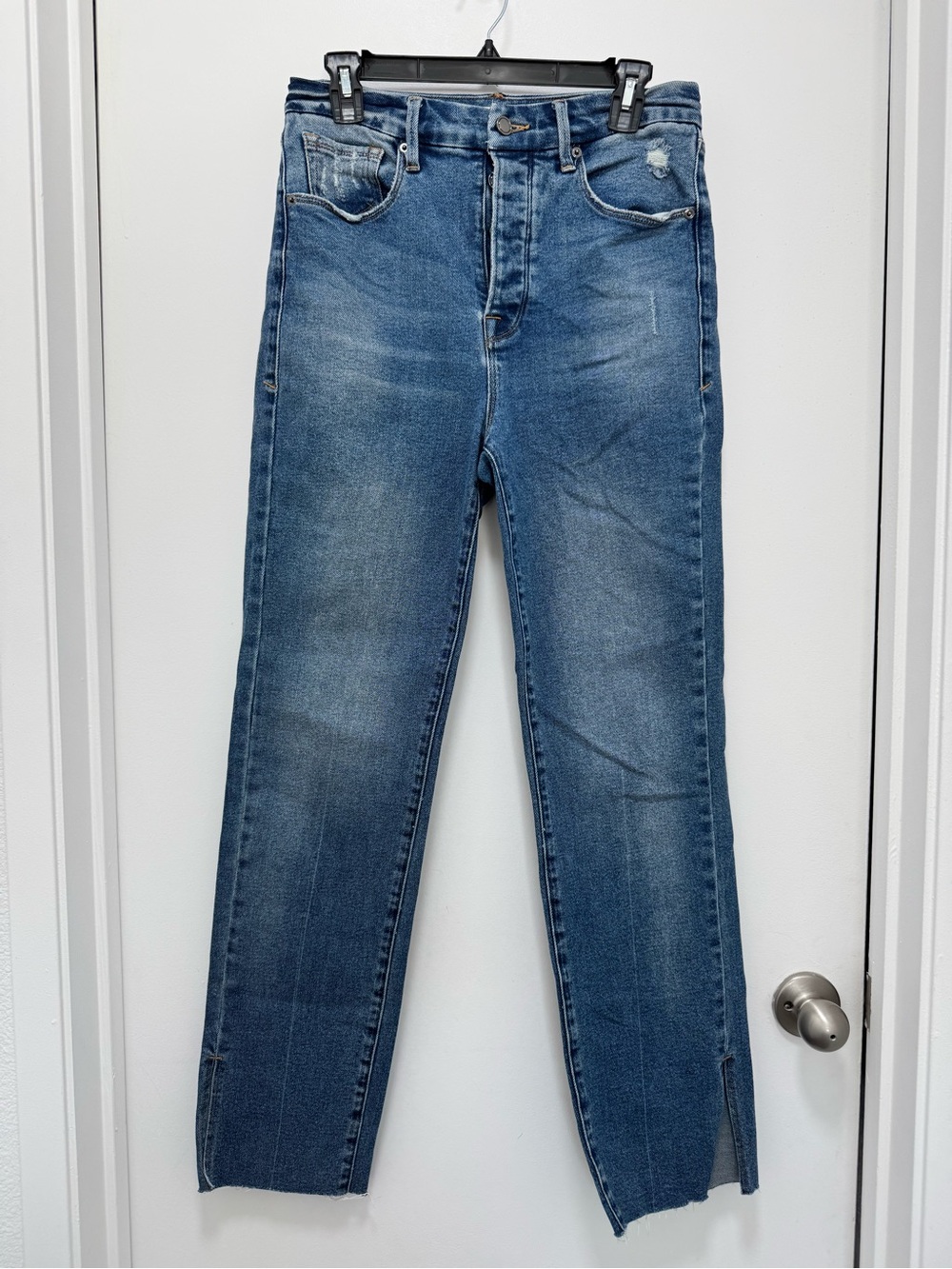 Good American Straight-Leg Jeans with split hem in Medium Blue Wash